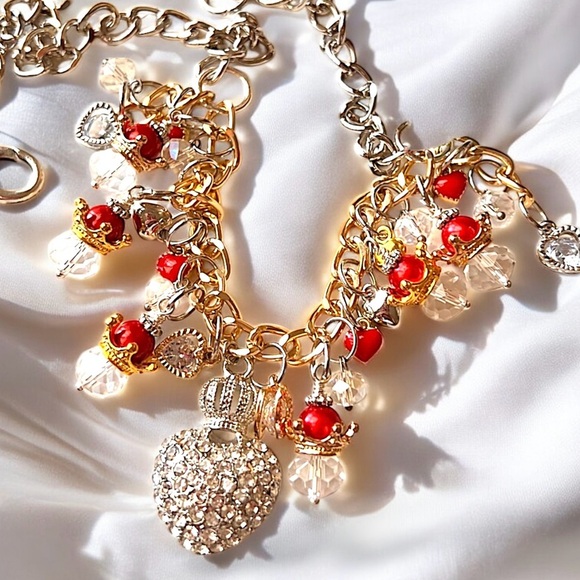 Elegant Gold and Red toned Queen of Hearts Charm Necklace - Picture 10 of 17